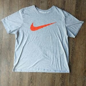 Nike Athletic Cut Men's T-shirt Size XXL Gray Dri-Fit Orange Swoosh Logo